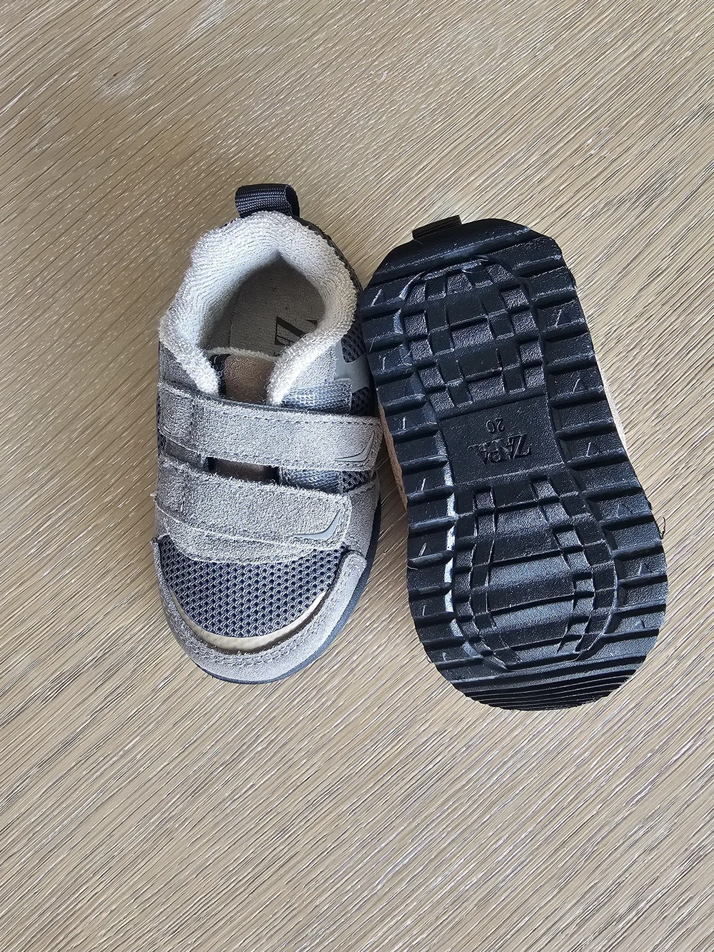 Zara lightweight sneakers